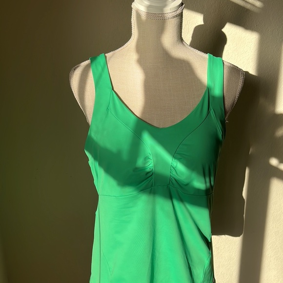 EUC THE NORTH FACE | Kelly Green Workout Tank Top, L - Picture 6 of 16